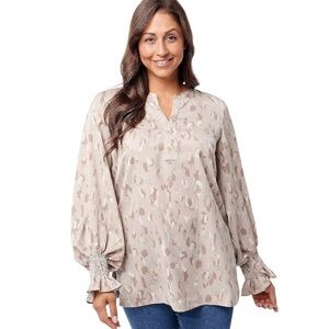 Dennis Basso Smocked‎ Cuff Tunic Blouse Women’s Large Beige Tan Patterned